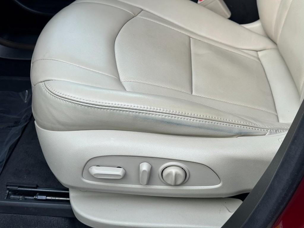 Buick Enclave Vehicle Full-screen Gallery Image 26