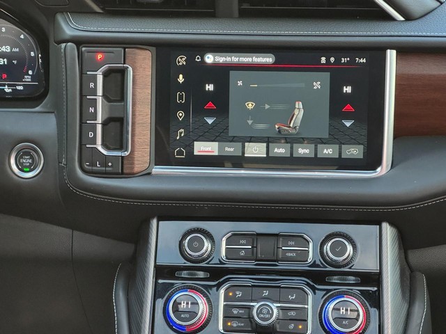2024 GMC Yukon Denali Ultimate - Photo 17