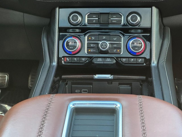2024 GMC Yukon Denali Ultimate - Photo 18