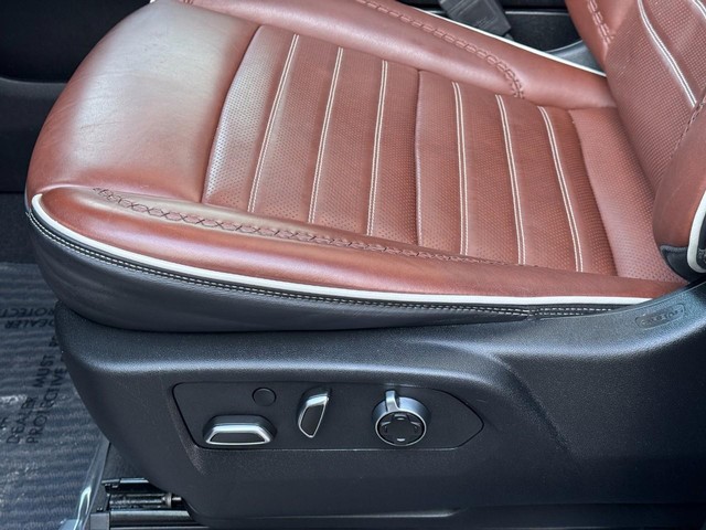 2024 GMC Yukon Denali Ultimate - Photo 31
