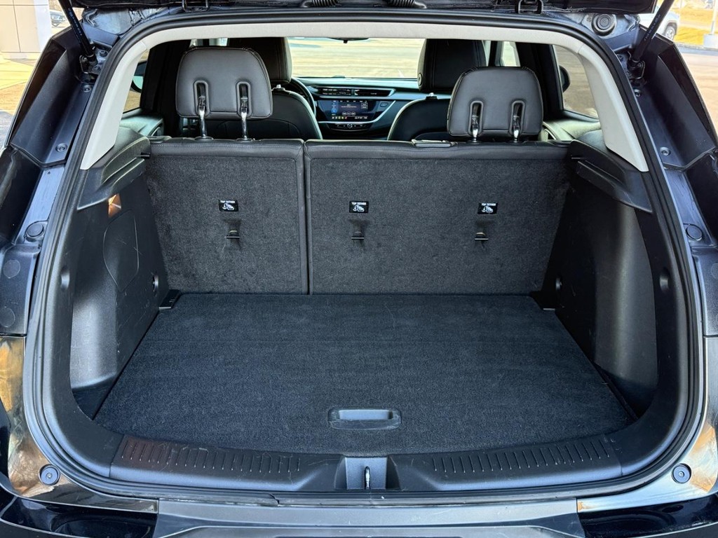 Buick Encore GX Vehicle Full-screen Gallery Image 04