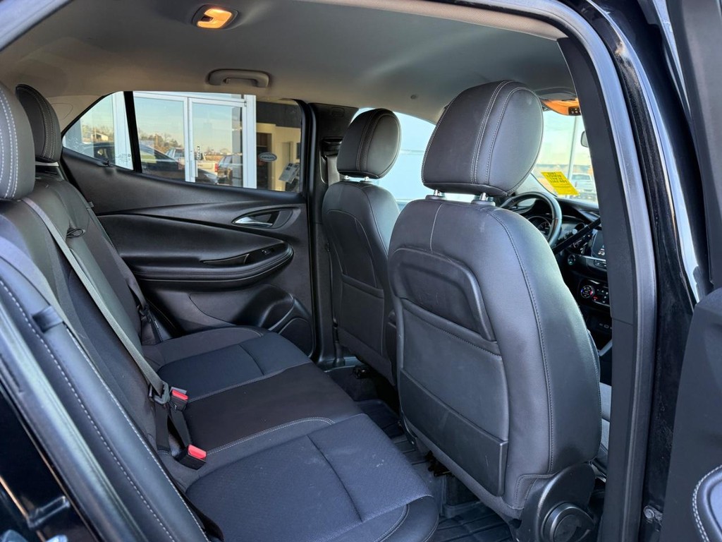 Buick Encore GX Vehicle Full-screen Gallery Image 10