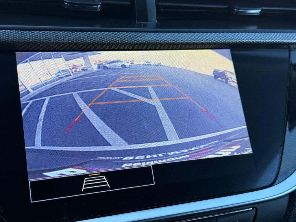 Buick Encore GX Vehicle Full-screen Gallery Image 20