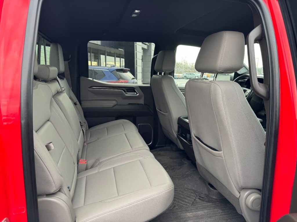 Chevrolet Silverado 1500 Vehicle Full-screen Gallery Image 10