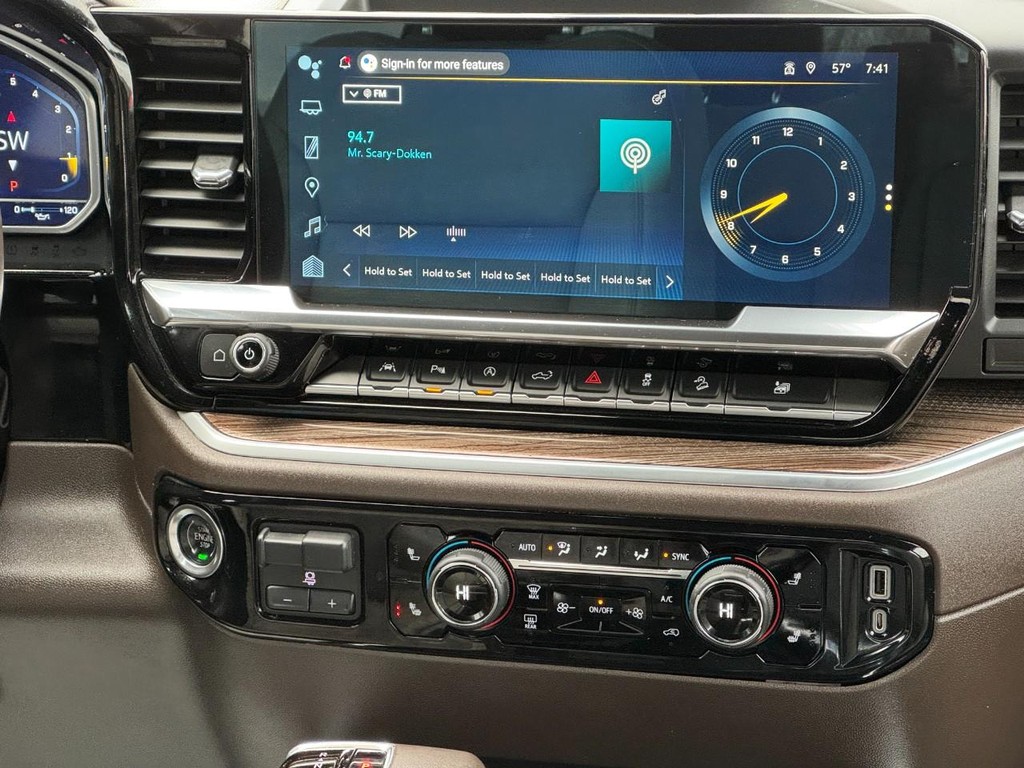 Chevrolet Silverado 1500 Vehicle Full-screen Gallery Image 13