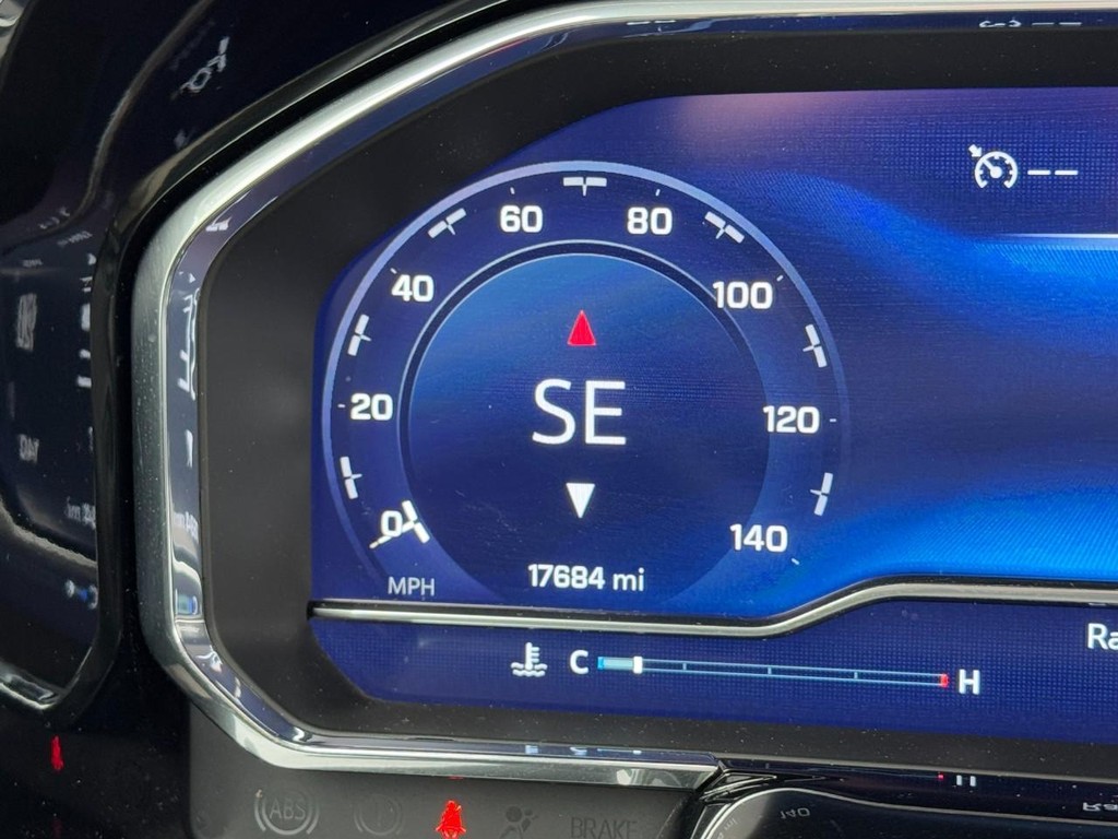 Chevrolet Silverado 1500 Vehicle Full-screen Gallery Image 20