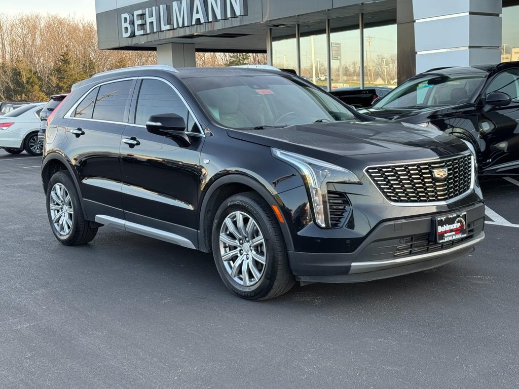 Cadillac XT4 Vehicle Full-screen Gallery Image 02