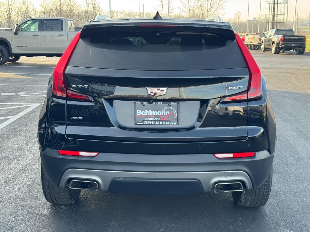 Cadillac XT4 Vehicle Full-screen Gallery Image 05