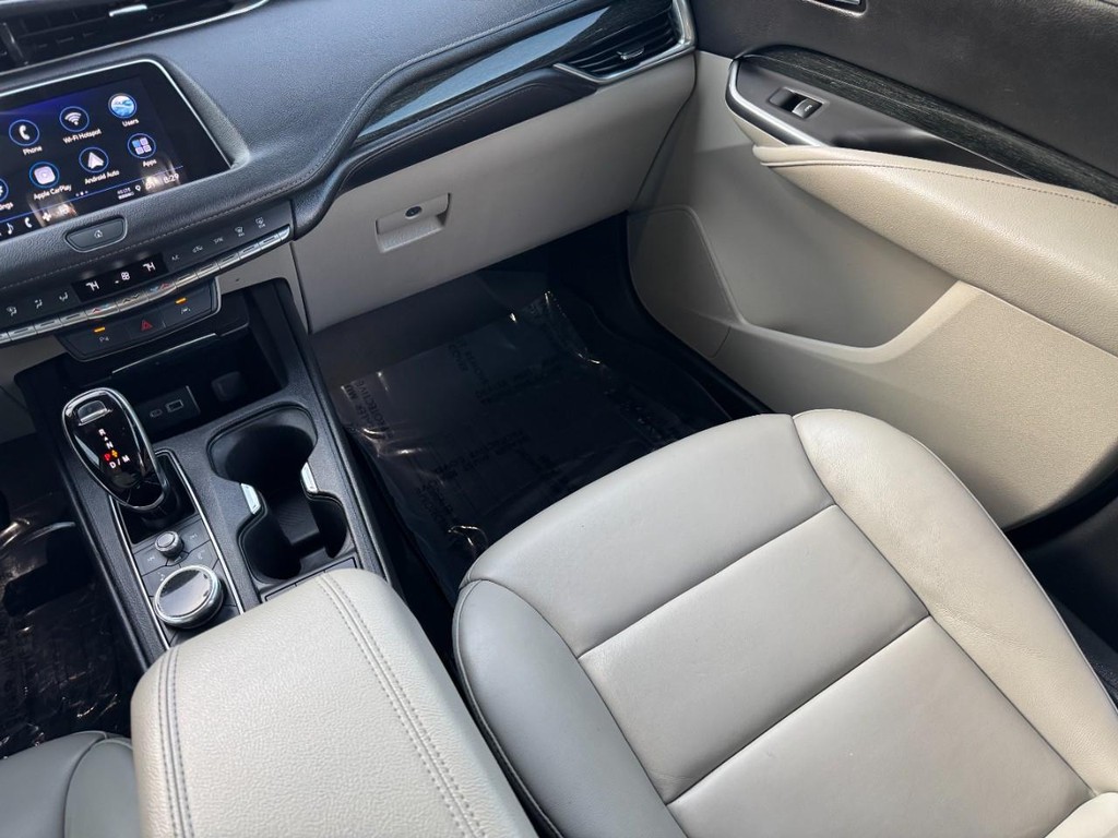 Cadillac XT4 Vehicle Full-screen Gallery Image 15
