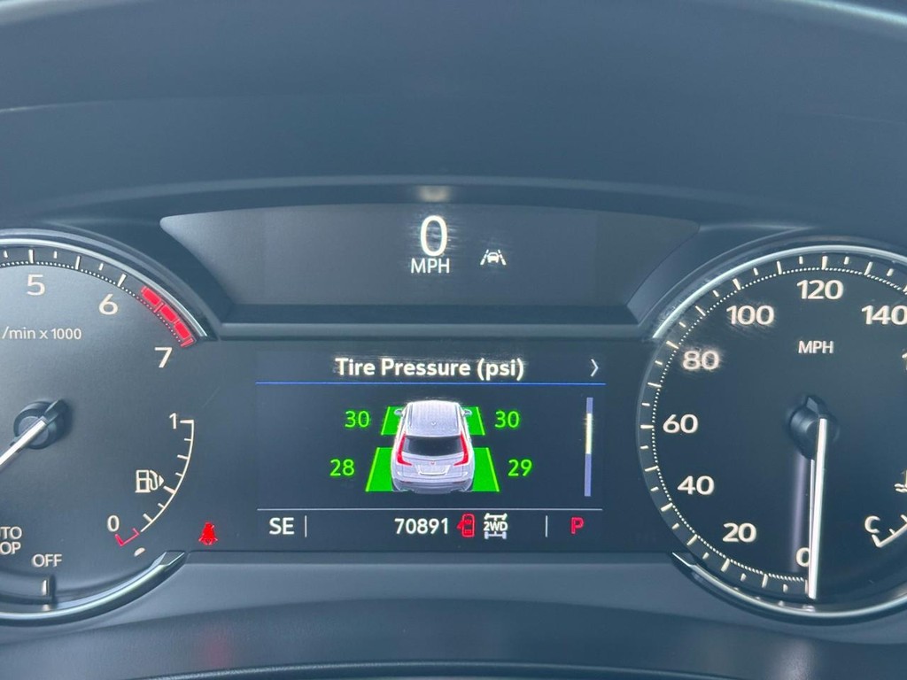 Cadillac XT4 Vehicle Full-screen Gallery Image 19