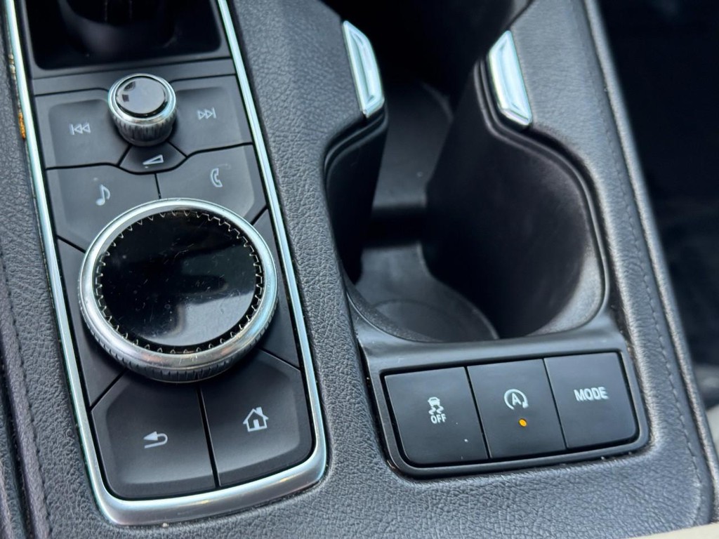 Cadillac XT4 Vehicle Full-screen Gallery Image 21