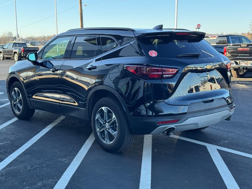 Chevrolet Blazer Vehicle Full-screen Gallery Image 06