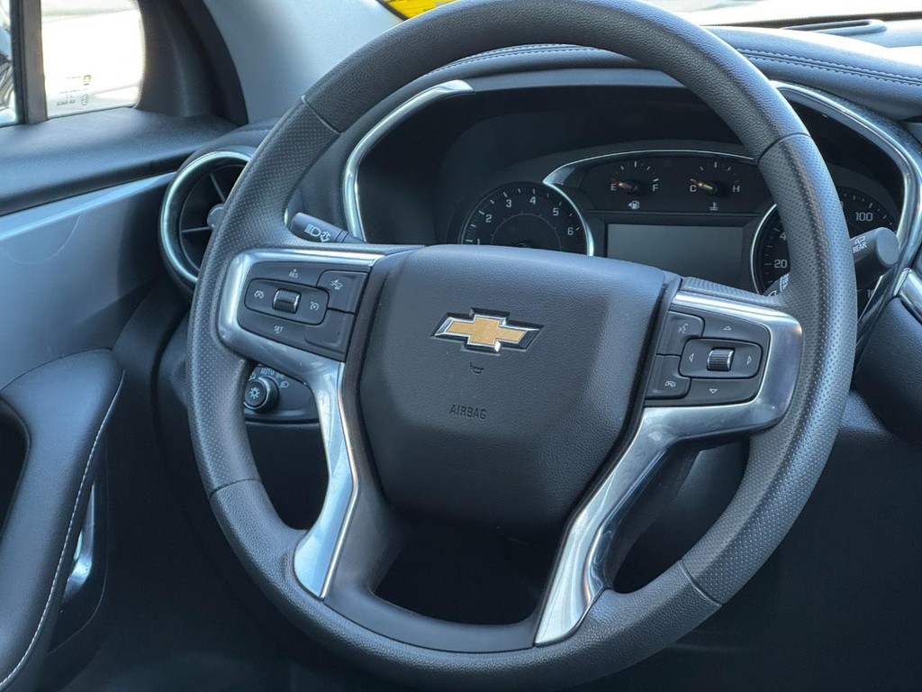 Chevrolet Blazer Vehicle Full-screen Gallery Image 12