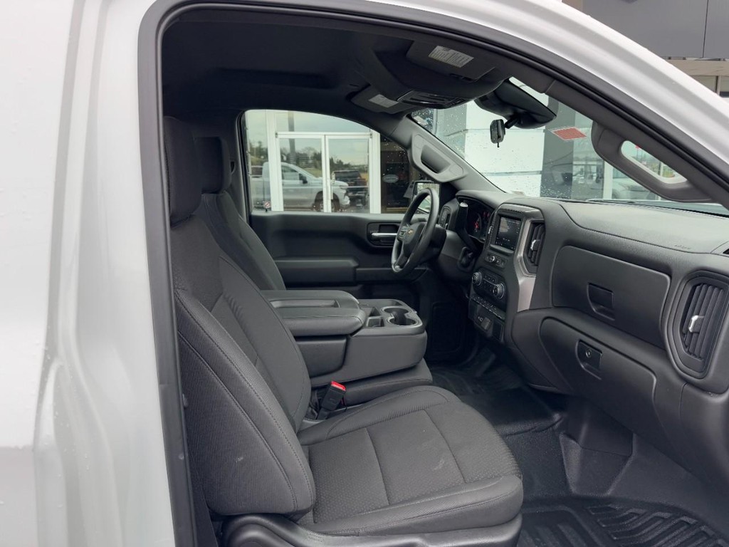 Chevrolet Silverado 1500 Vehicle Full-screen Gallery Image 10