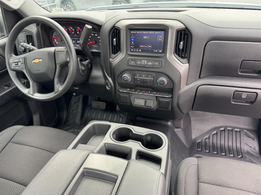 Chevrolet Silverado 1500 Vehicle Full-screen Gallery Image 11