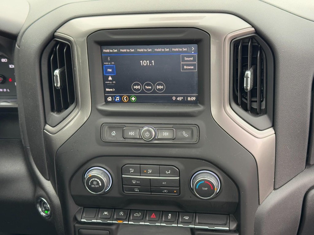 Chevrolet Silverado 1500 Vehicle Full-screen Gallery Image 13