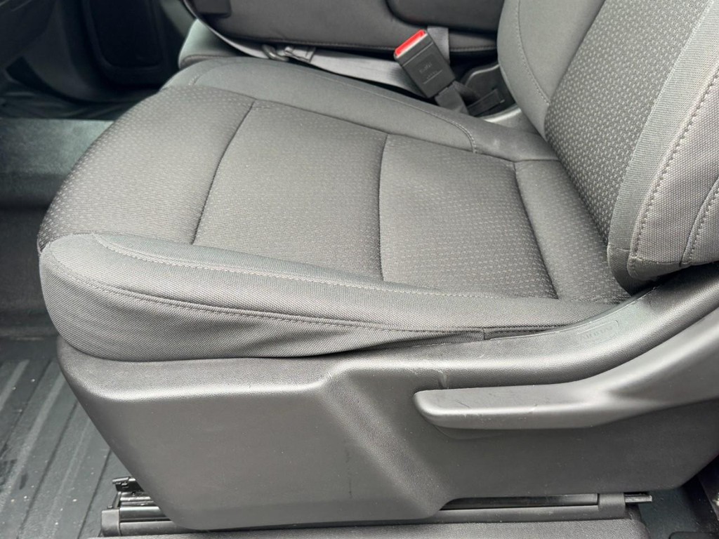 Chevrolet Silverado 1500 Vehicle Full-screen Gallery Image 21