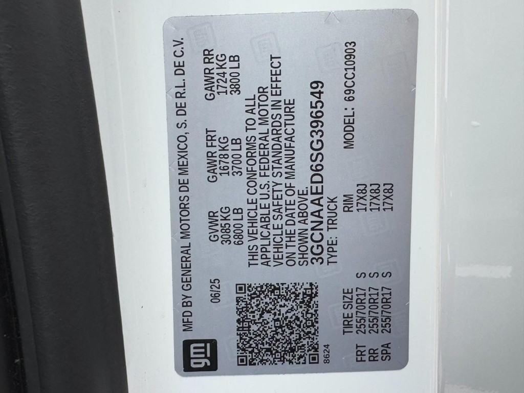 Chevrolet Silverado 1500 Vehicle Full-screen Gallery Image 22