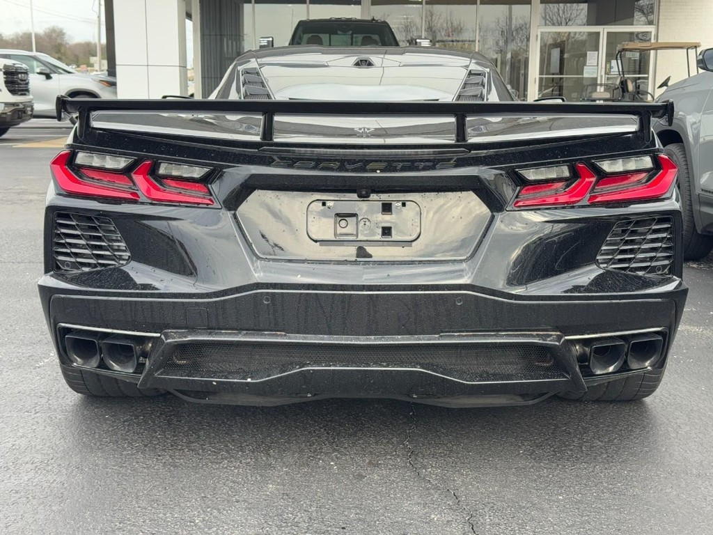 Chevrolet Corvette Vehicle Full-screen Gallery Image 04