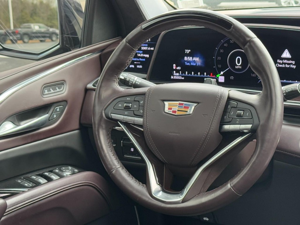 Cadillac Escalade Vehicle Full-screen Gallery Image 14