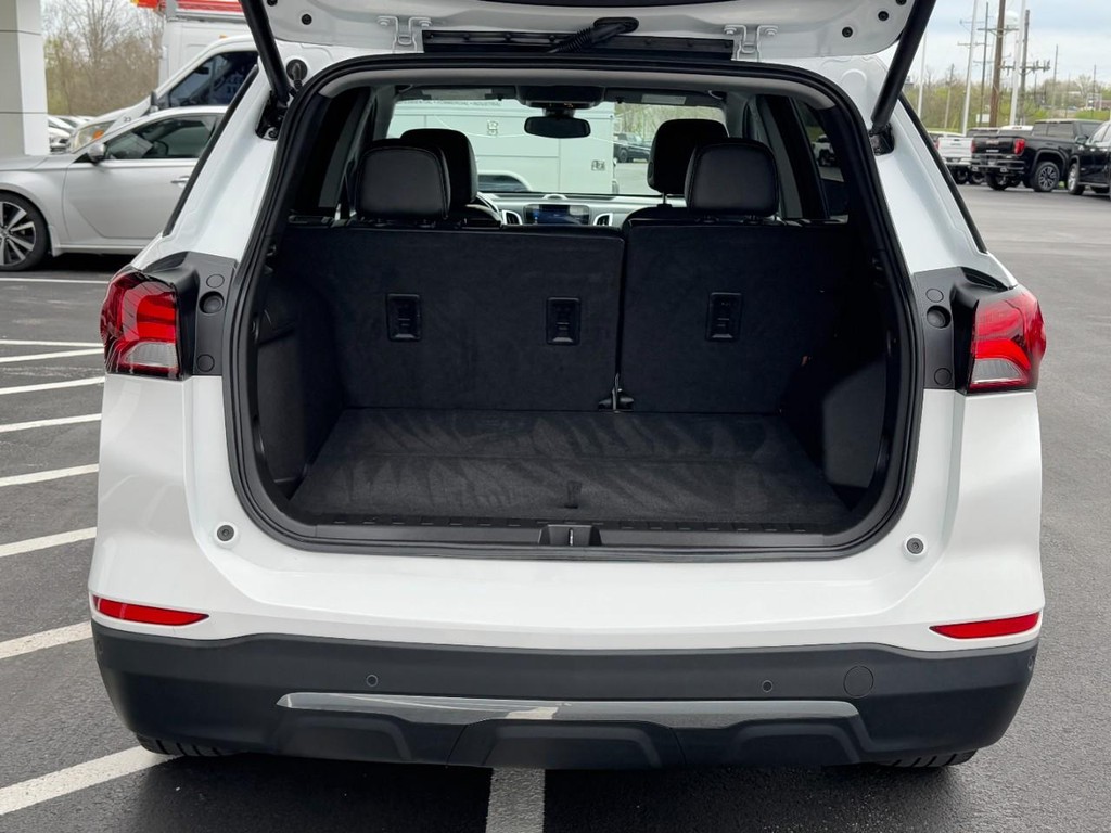 Chevrolet Equinox Vehicle Full-screen Gallery Image 05