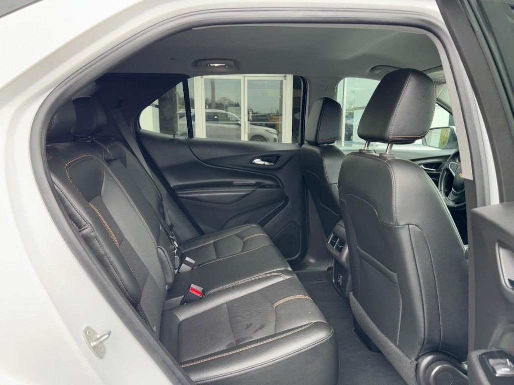 Chevrolet Equinox Vehicle Full-screen Gallery Image 10