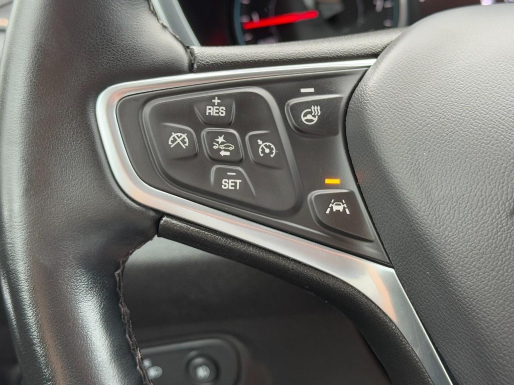Chevrolet Equinox Vehicle Full-screen Gallery Image 17