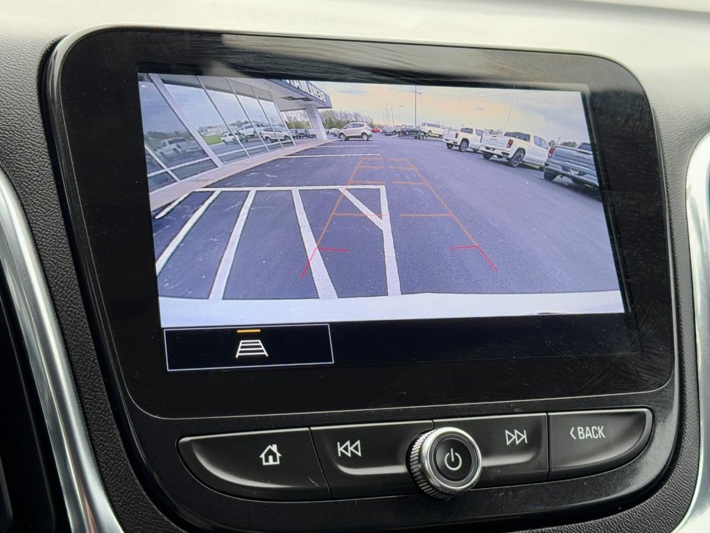 Chevrolet Equinox Vehicle Full-screen Gallery Image 21