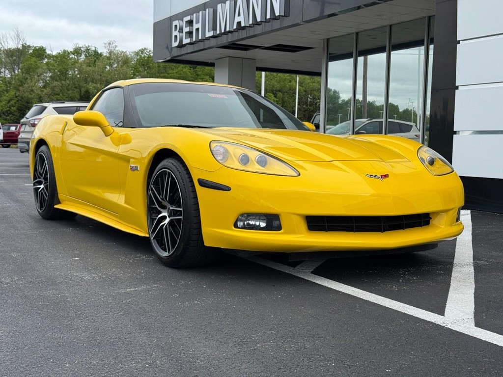 Chevrolet Corvette Vehicle Full-screen Gallery Image 02
