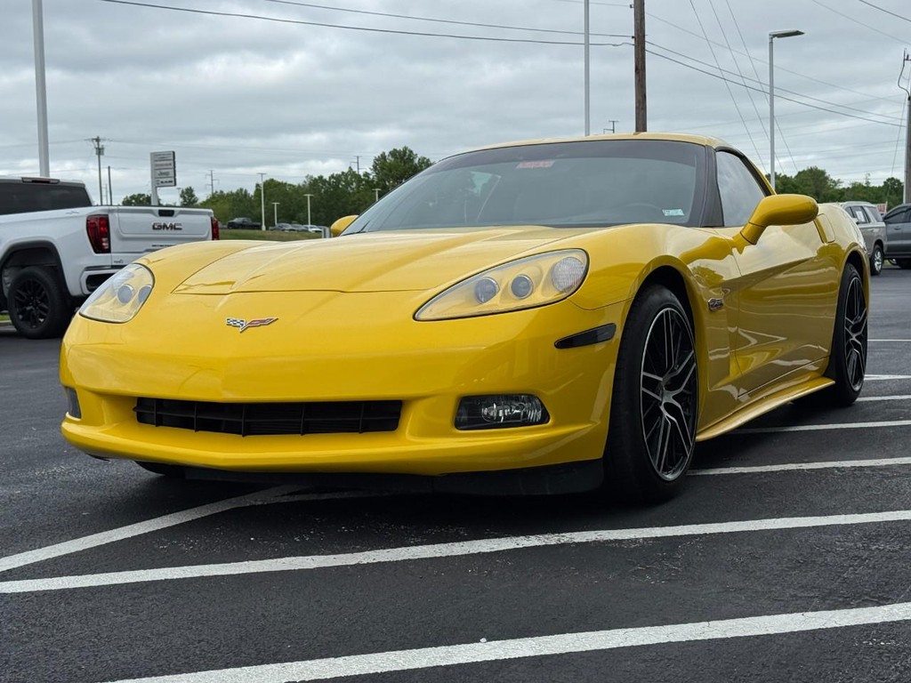 Chevrolet Corvette Vehicle Full-screen Gallery Image 08