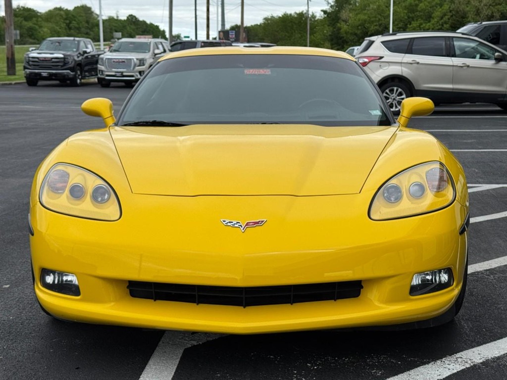 Chevrolet Corvette Vehicle Full-screen Gallery Image 09