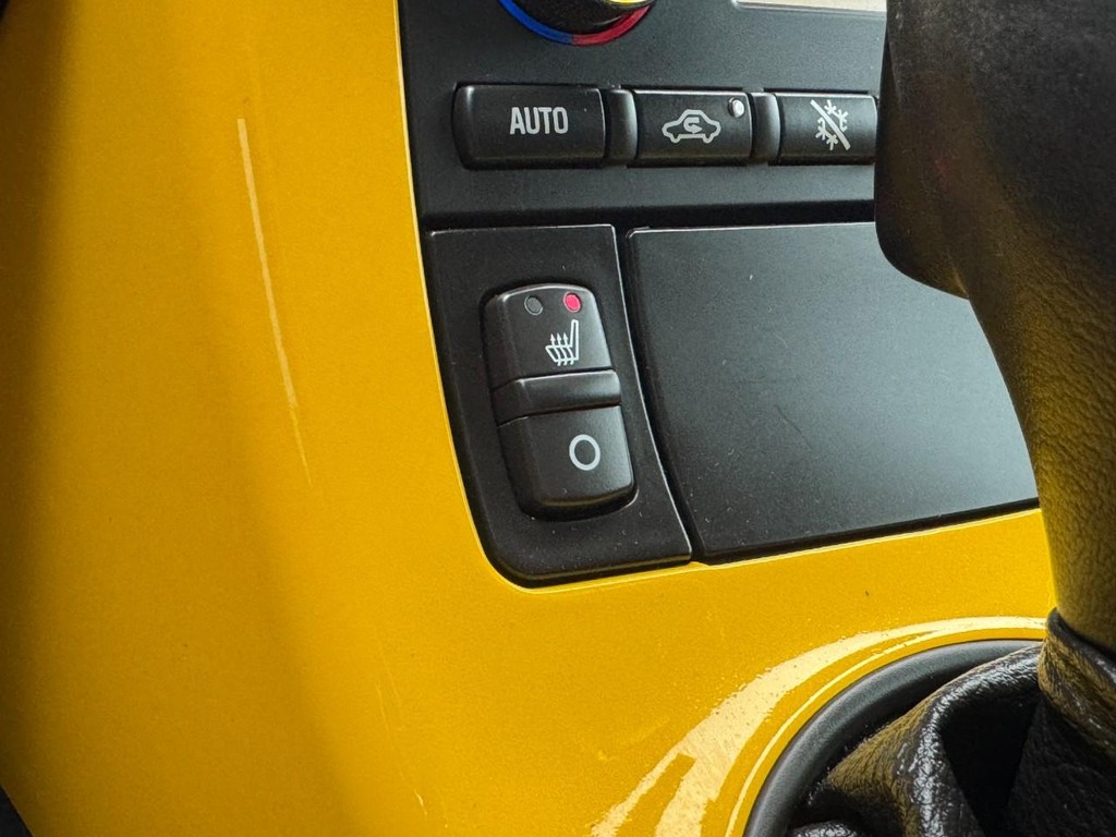 Chevrolet Corvette Vehicle Full-screen Gallery Image 20