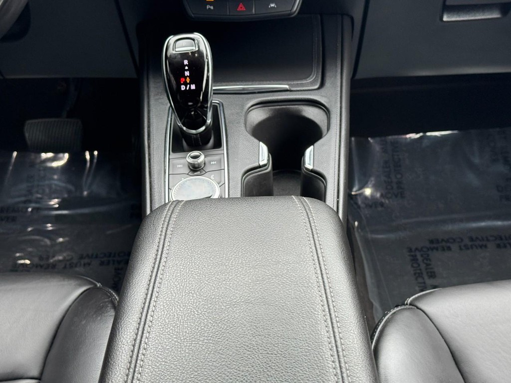 Cadillac XT4 Vehicle Full-screen Gallery Image 14