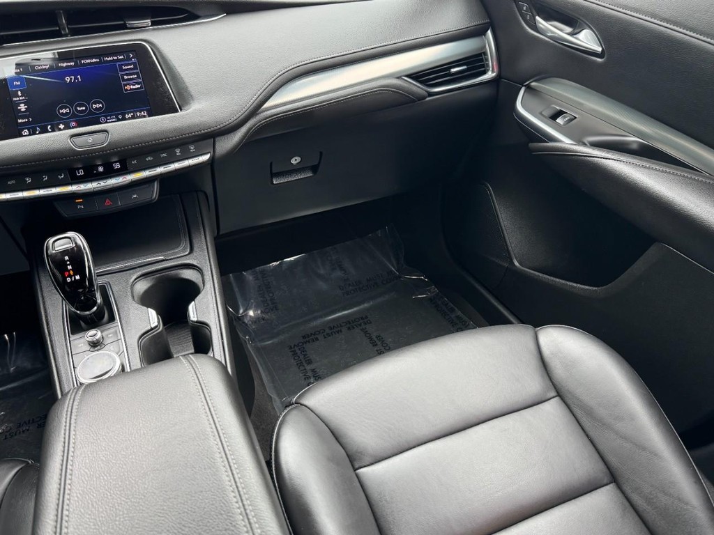 Cadillac XT4 Vehicle Full-screen Gallery Image 15