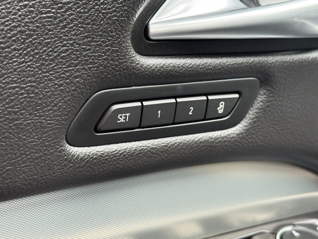 Cadillac XT4 Vehicle Full-screen Gallery Image 16
