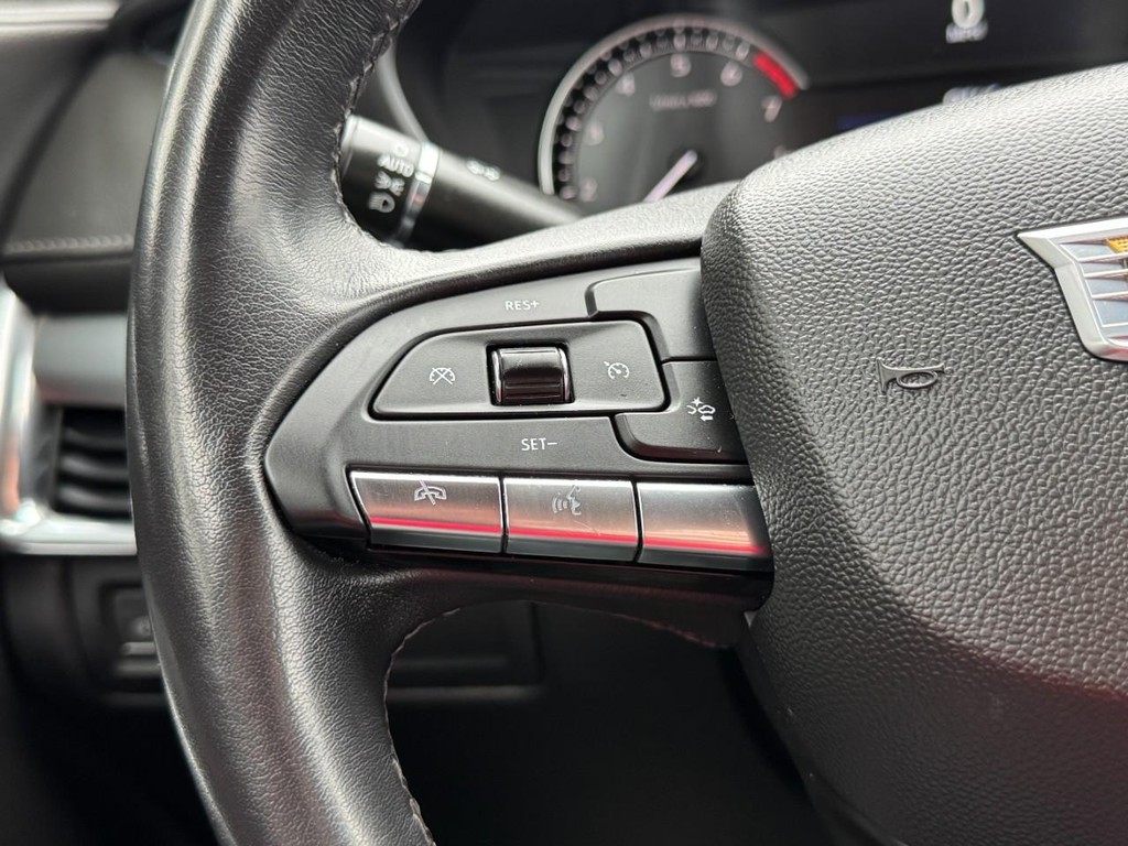 Cadillac XT4 Vehicle Full-screen Gallery Image 17