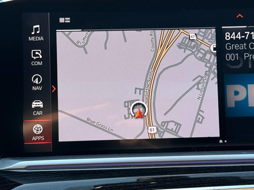 BMW X7 Vehicle Full-screen Gallery Image 23