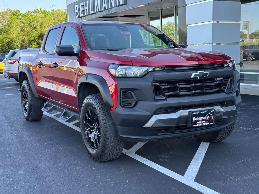 Chevrolet Colorado Vehicle Full-screen Gallery Image 02