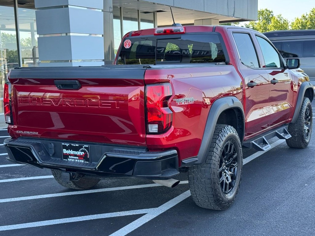 Chevrolet Colorado Vehicle Full-screen Gallery Image 03