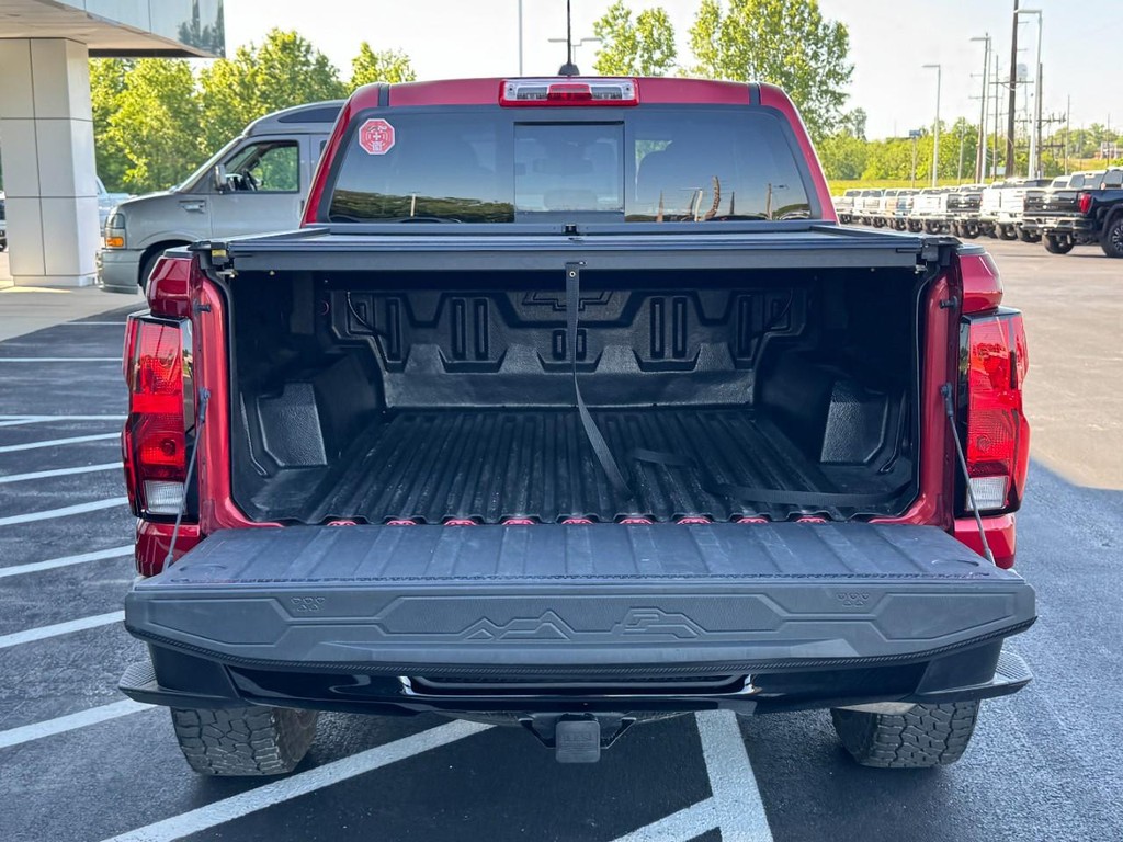 Chevrolet Colorado Vehicle Full-screen Gallery Image 05