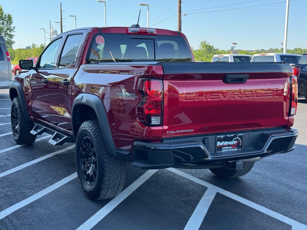 Chevrolet Colorado Vehicle Full-screen Gallery Image 06