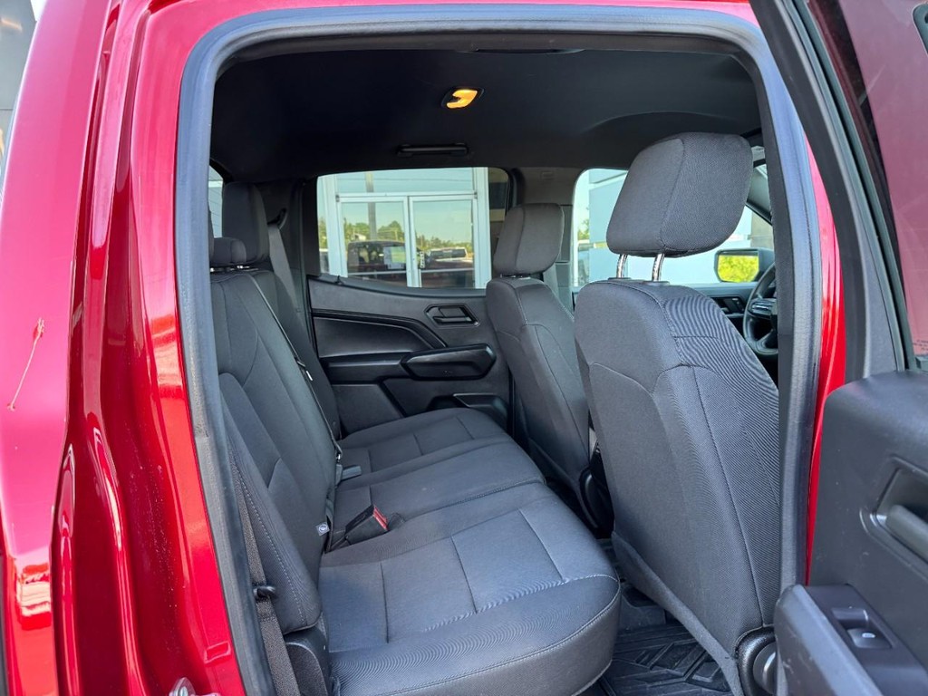 Chevrolet Colorado Vehicle Full-screen Gallery Image 10