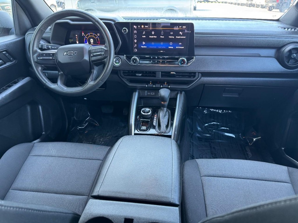 Chevrolet Colorado Vehicle Full-screen Gallery Image 11