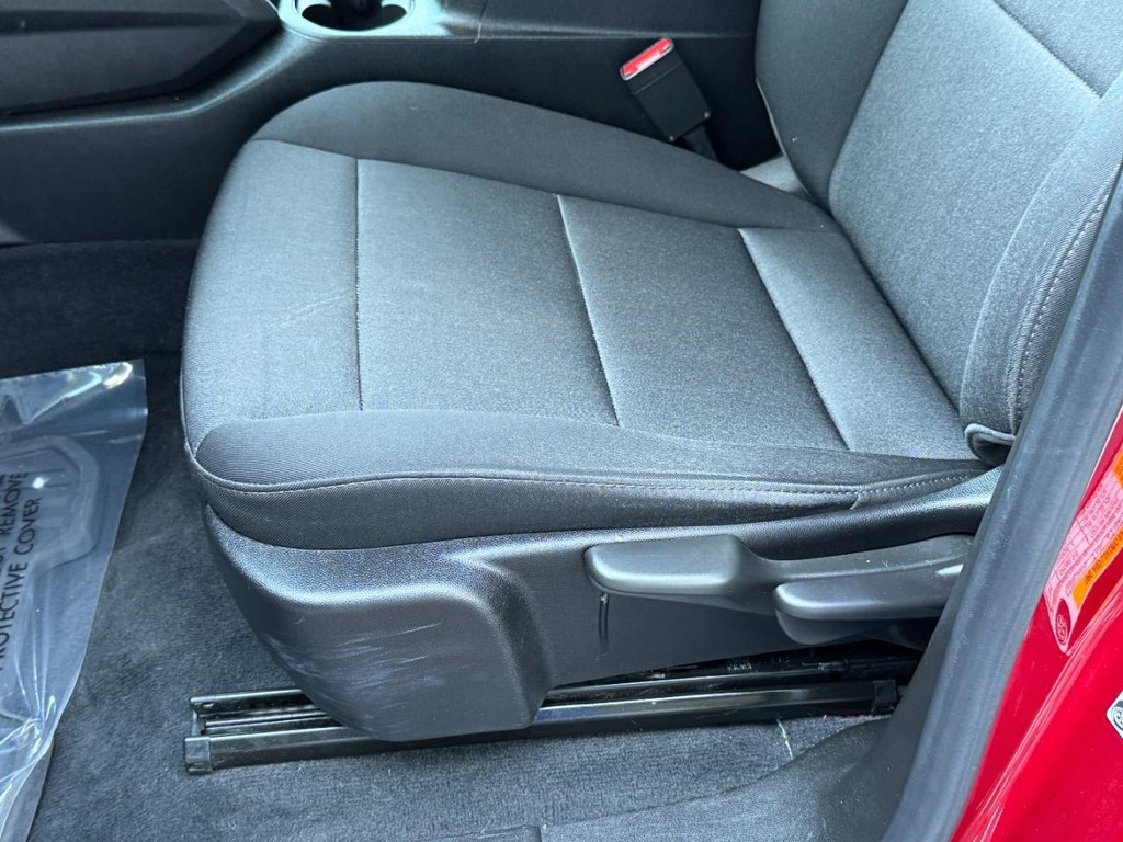 Chevrolet Colorado Vehicle Full-screen Gallery Image 22