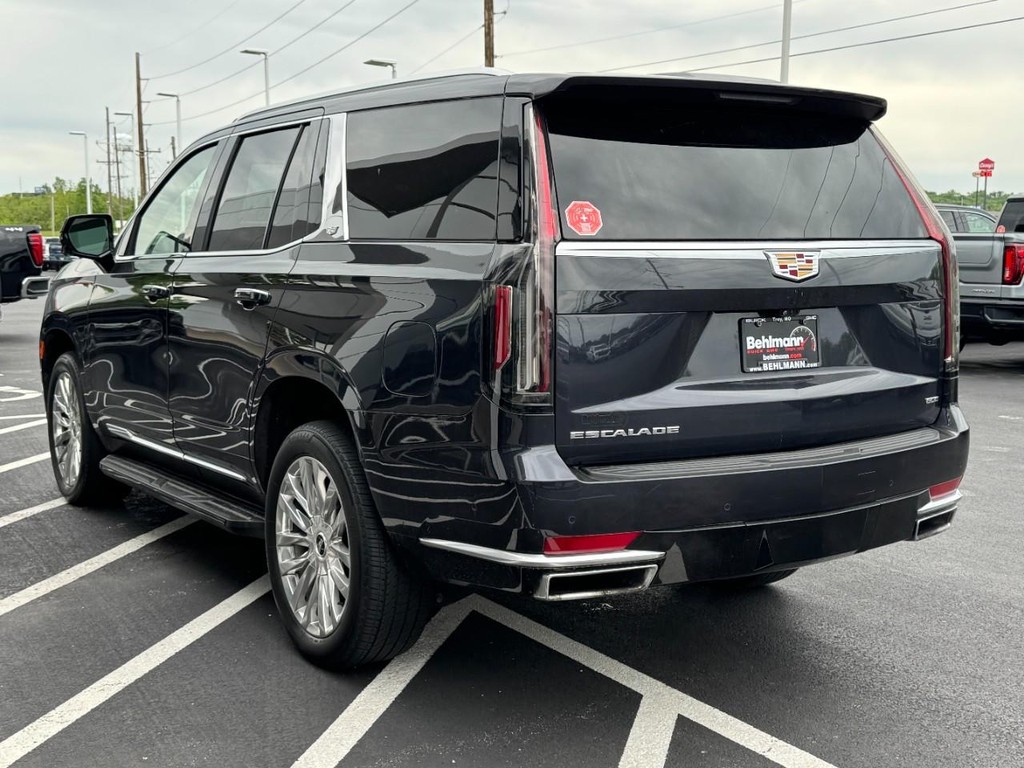 Cadillac Escalade Vehicle Full-screen Gallery Image 06