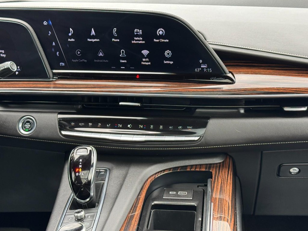 Cadillac Escalade Vehicle Full-screen Gallery Image 14