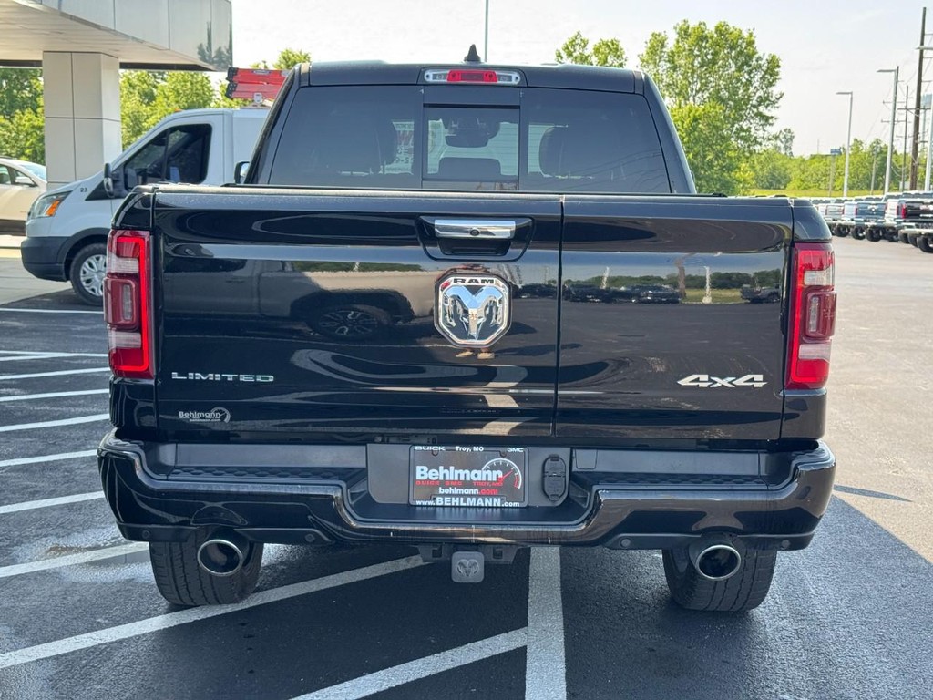 View vehicle photo 5