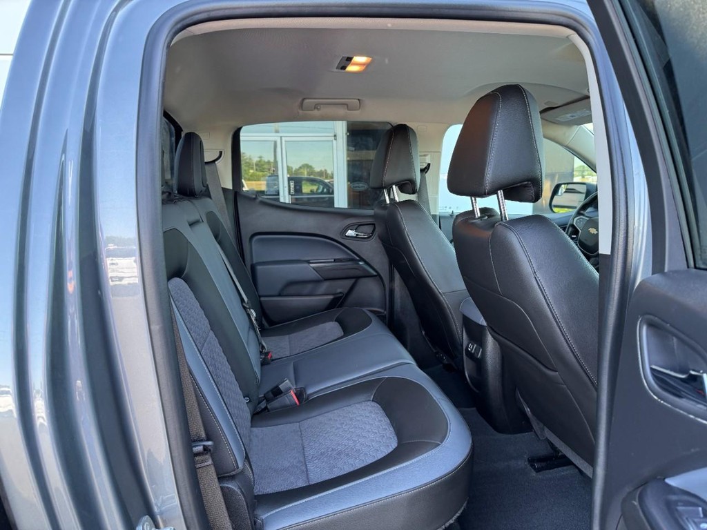 Chevrolet Colorado Vehicle Full-screen Gallery Image 10