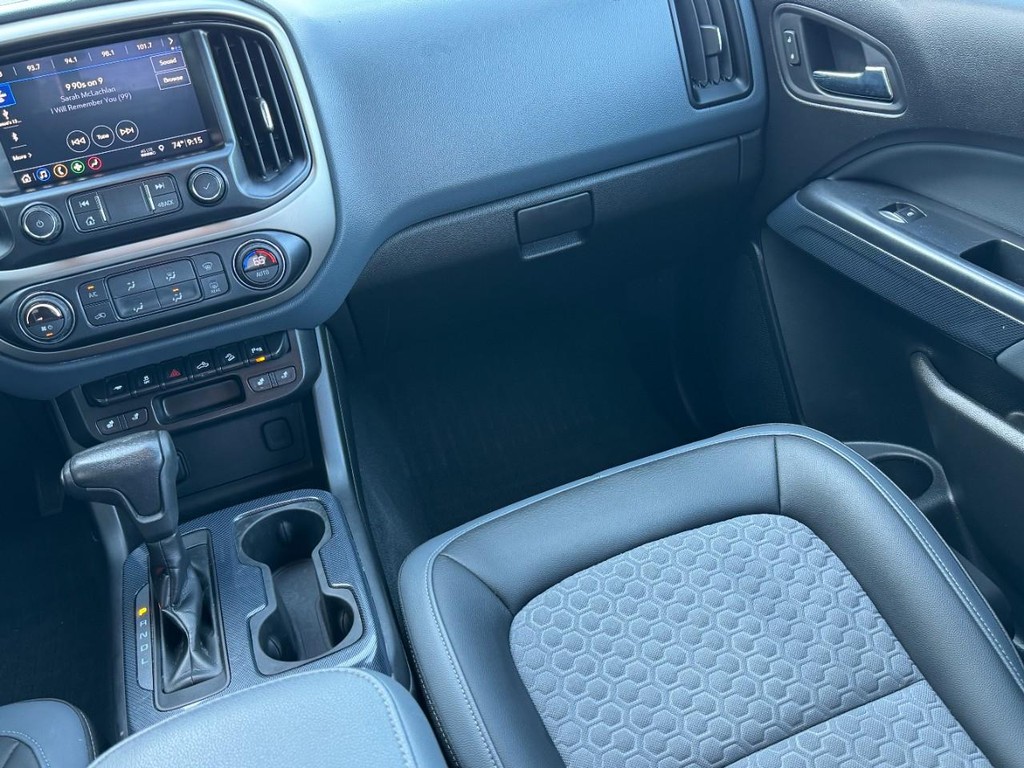 Chevrolet Colorado Vehicle Full-screen Gallery Image 15