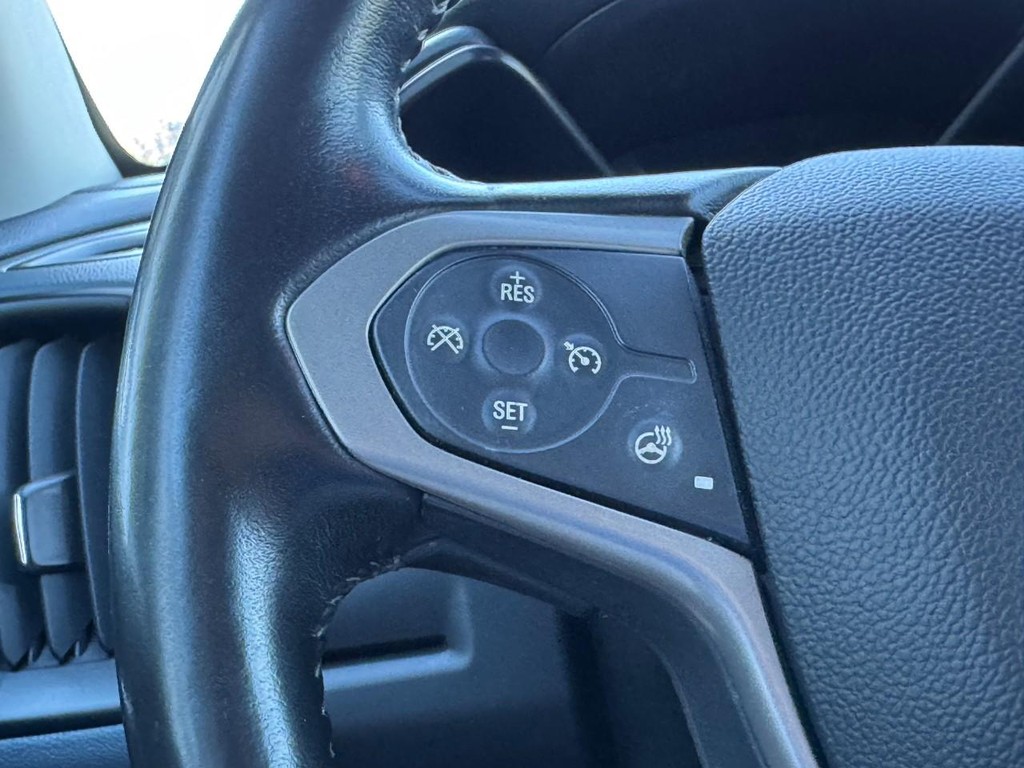 Chevrolet Colorado Vehicle Full-screen Gallery Image 16